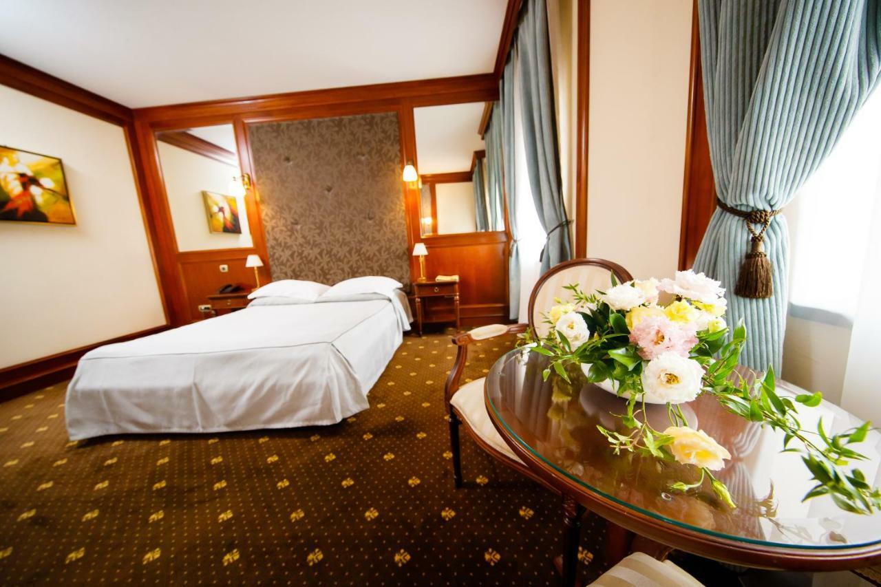 Hotel Select